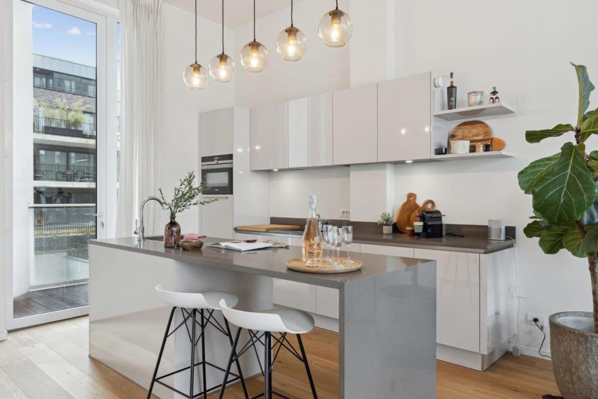 Bright Waterfront Apartment Antwerp Exterior photo